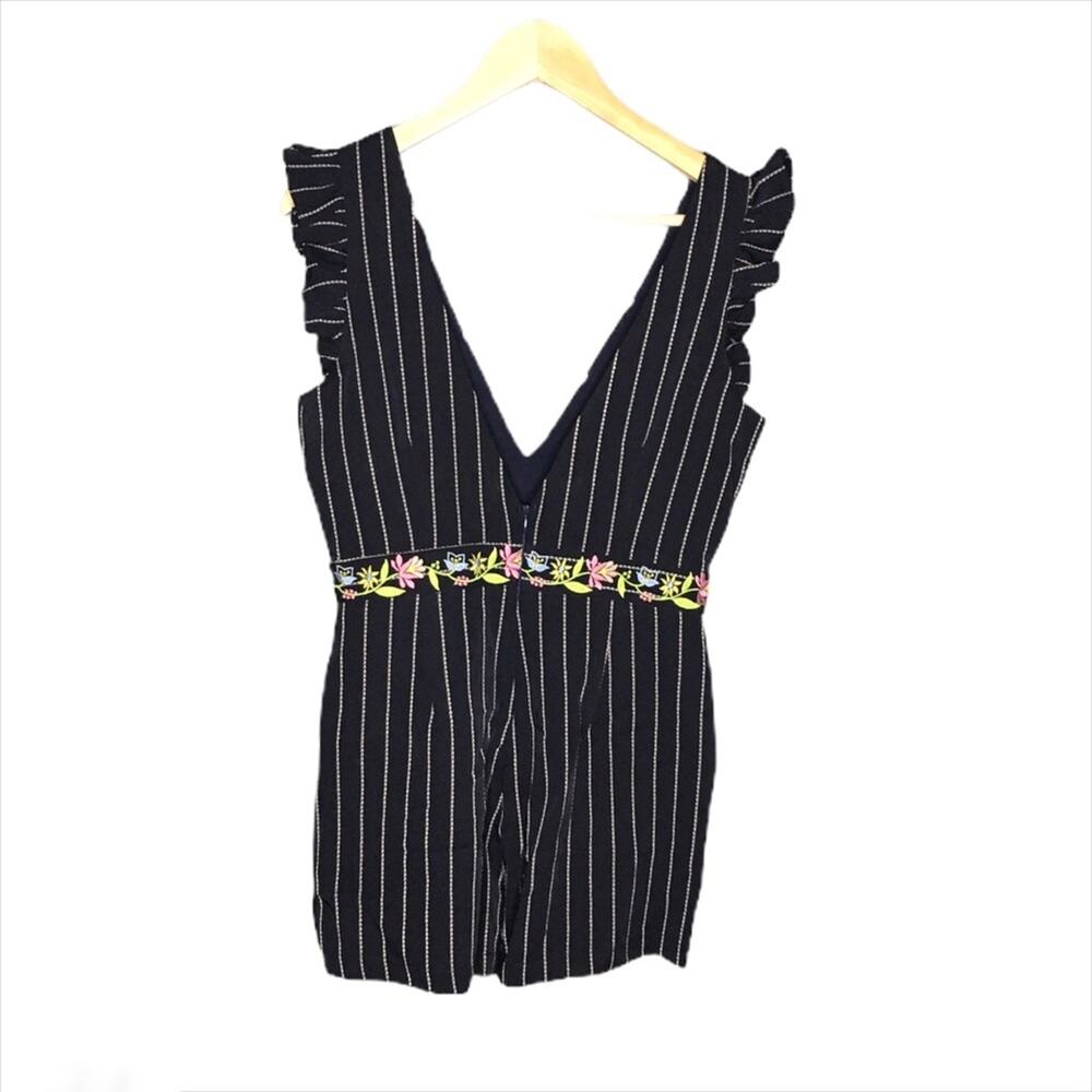 Foxiedox Navy Floral Embroidered Ruffle Romper Size Small NWT